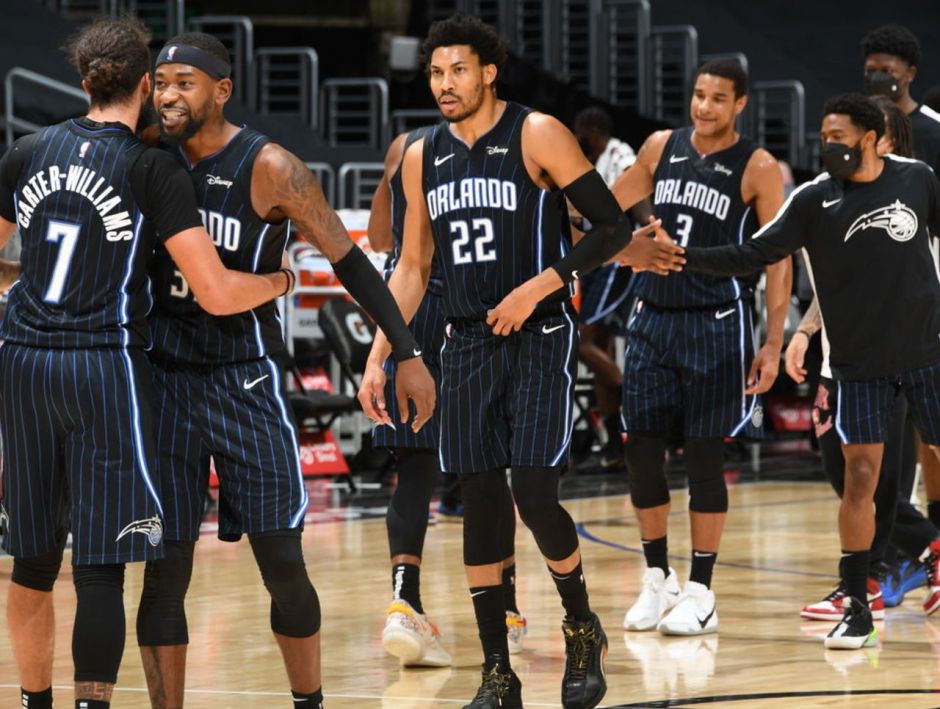 第10个亚军，申花上次拿到中国足球顶级联赛冠军还是30年前（申花第10次屈居亚军，距上次顶级联赛夺冠已30年）