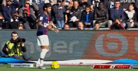 哈登：保罗被裁我也很困惑和震惊，但这不是我能控制的（哈登回应保罗被裁：既困惑又震惊，但非我所能左右）