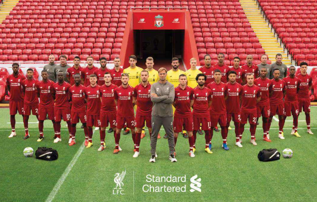 皇马在国家德比后失利，阿隆索面临下课危机，巴萨趁机领跑，西甲争冠形势严峻。（皇马德比败北阿隆索帅位告急，巴萨趁势领跑，西甲争冠白热化）