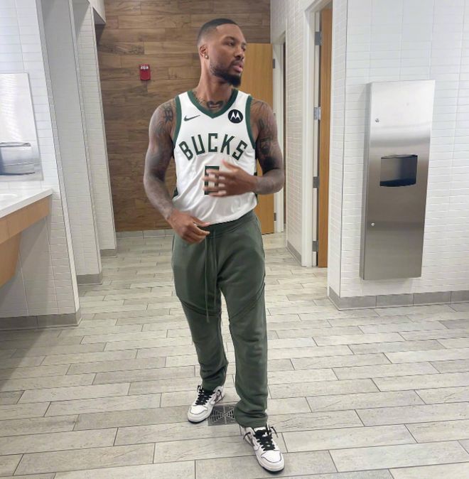 中国球员留洋要分几步走？看看日本足球的“参考答案”（中国球员留洋怎么走？日本足球给出示范路径）