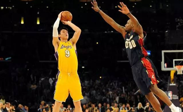 爱尔兰主帅：C罗只是一时冲动；球迷营造了难以置信的氛围（爱尔兰主帅谈C罗：仅属一时冲动，盛赞球迷营造不可思议氛围）