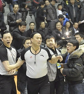 布冯：意大利唯一缺点是偶尔“短路”；无欧战踢是米兰的优势（布冯称意大利仅有短板是偶尔“断电”，米兰因无欧战更具优势）