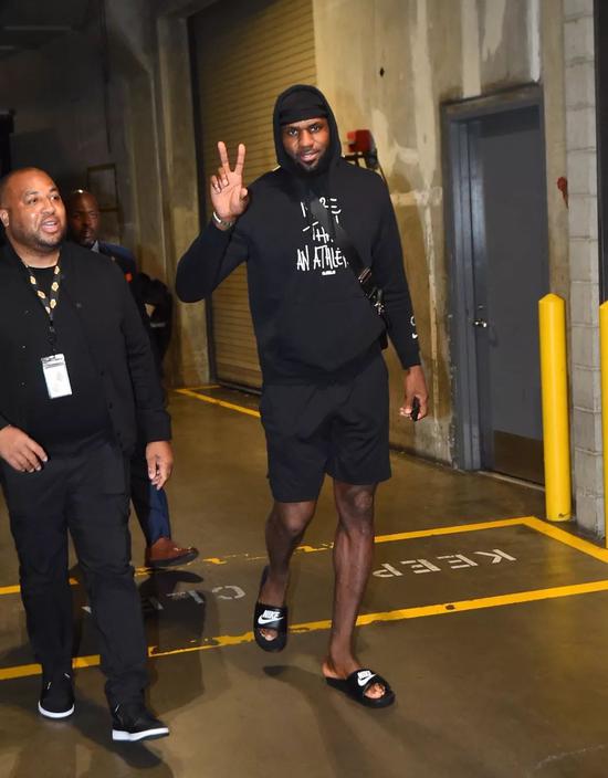 4000万的小魔兽？东一队新顶薪！这一把值得吗？（东部第一队砸下4000万顶薪签“小魔兽”，究竟值不值？）