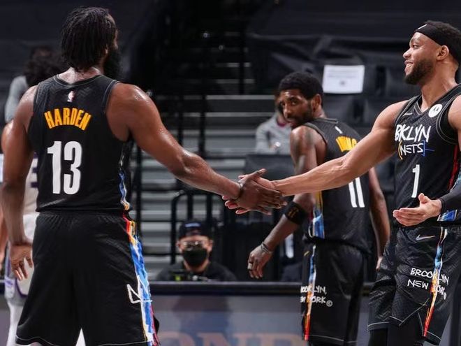 英超焦点战：利物浦主场迎战热刺,（英超重磅对决：利物浦主场对阵热刺）