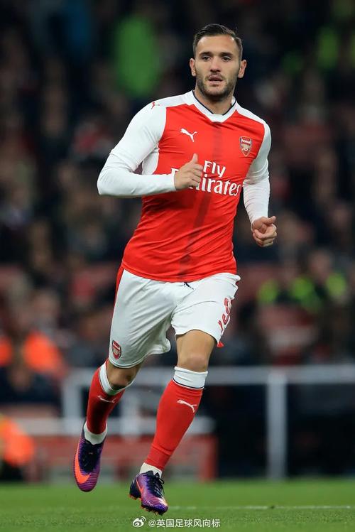 火箭三节领先湖人18分，圣诞大战悬念犹存（圣诞大战仍存悬念：火箭三节领先湖人18分）