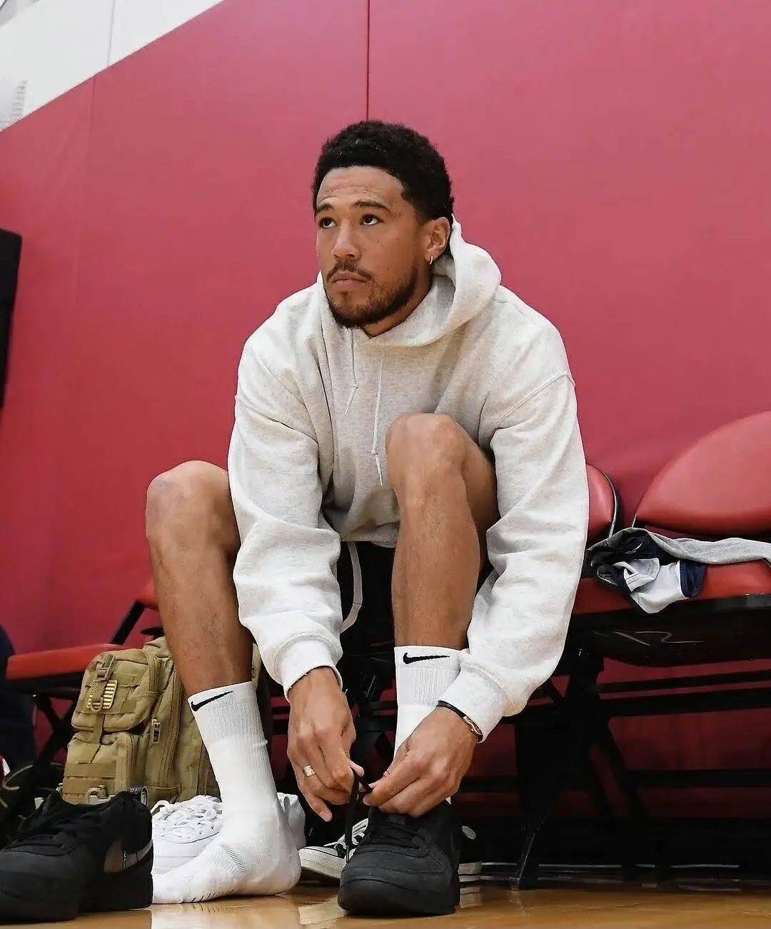 国足官方：祝愿魏祥鑫在法甲提升能力，为中国足球贡献力量（国足官方：期待魏祥鑫在法甲锤炼提升，助力中国足球）