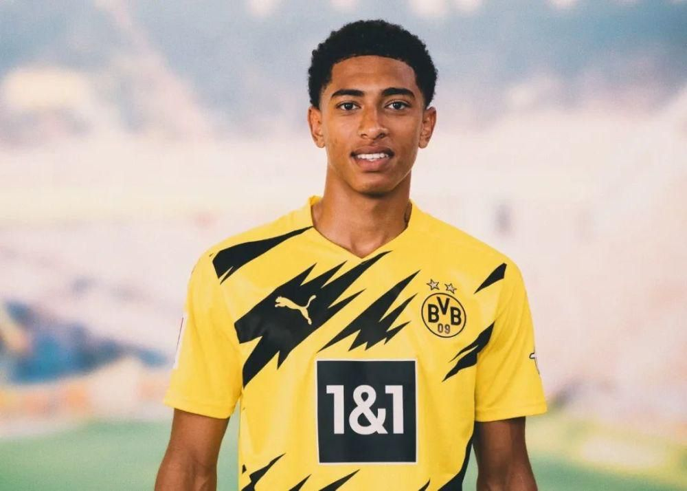 媒体人：李添荣手部伤势恢复时间预计在六周左右（媒体人透露：李添荣手伤预计需约六周康复）