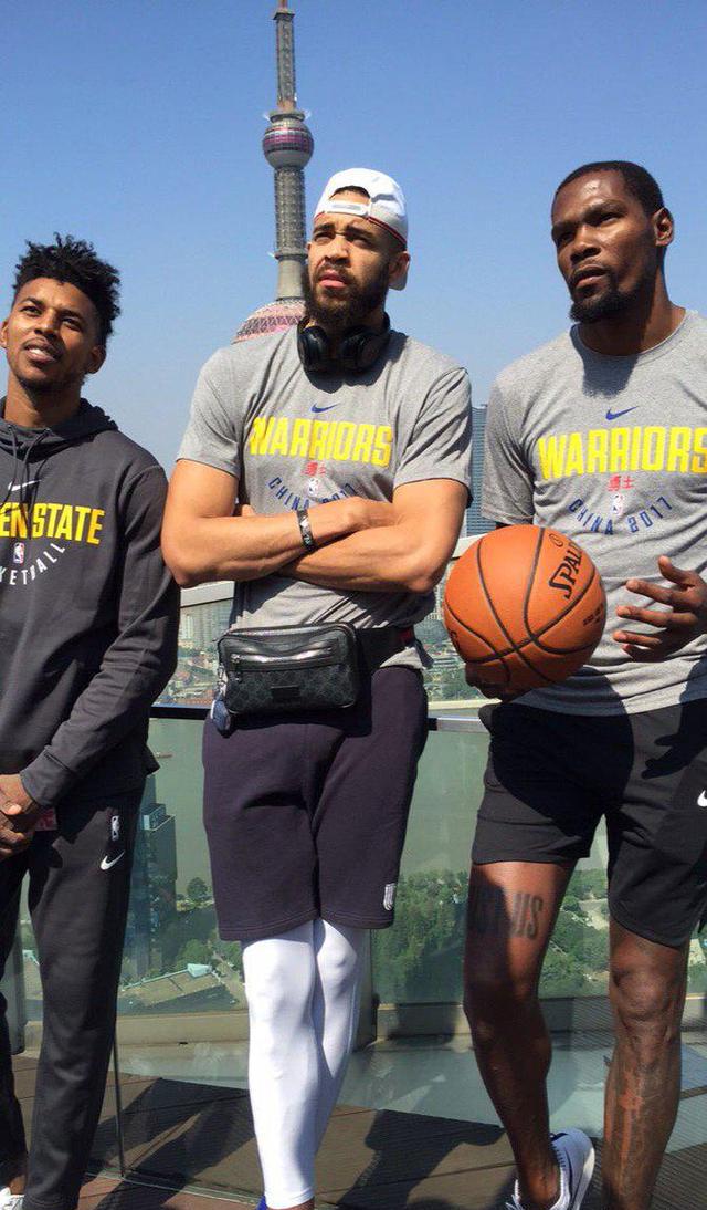 意甲战报：霍伊伦双响，伊尔迪兹破门，那不勒斯2-1尤文（意甲焦点战：霍伊伦梅开二度，伊尔迪兹建功，那不勒斯2比1击退尤文）