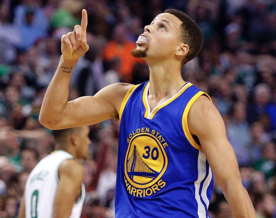 梅西天生内向！但因为足球、变成一个会主动演讲的领袖！（天性内向的梅西，被足球锻造成敢于发声的领袖）