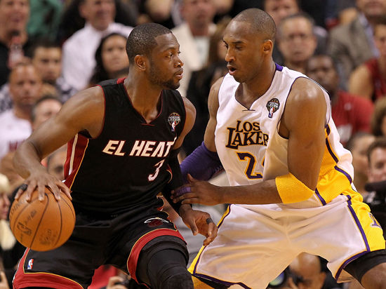 告别8号战袍！单婉丽是浙江女篮“一人一城”的典范（挥别8号战袍，单婉丽堪称浙江女篮“一人一城”的标杆）