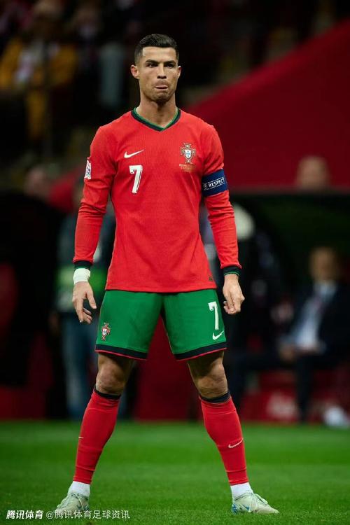 阿隆·戈登：只要约基奇想他可以场均40分 但他太喜欢助攻了（阿隆·戈登：约基奇只要愿意就能场均40分，但他更爱助攻）