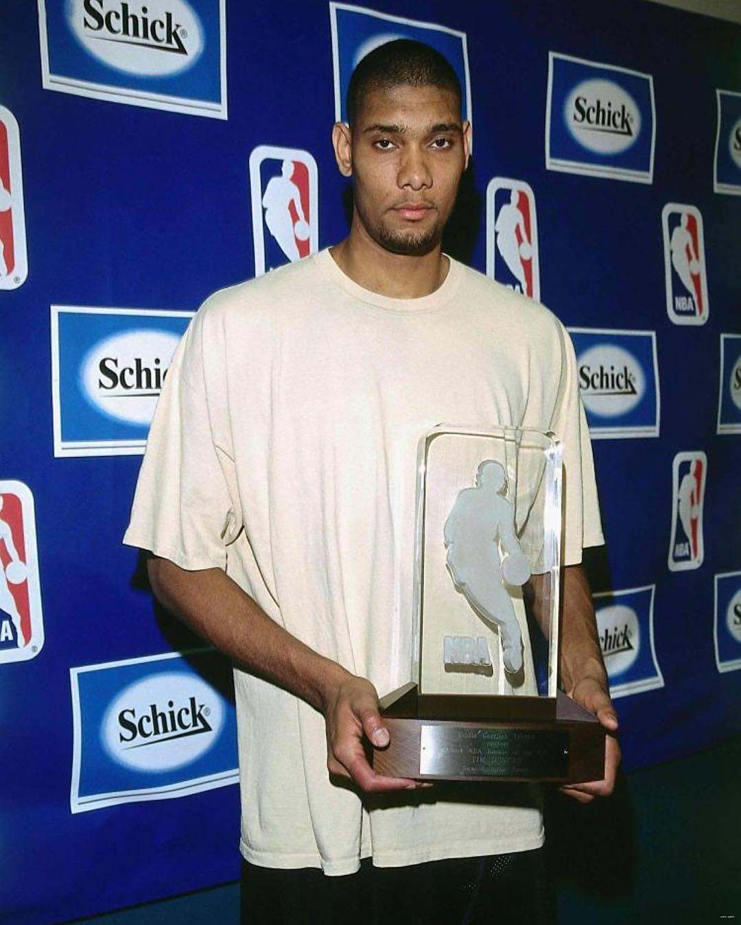 西主帅：亚马尔和卡瓦哈尔迫不及待想拥抱，放弃球员让我痛苦（西班牙主帅：亚马尔与卡瓦哈尔恨不得马上相拥，淘汰球员令我煎熬）