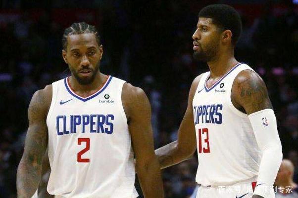 怀特复出力助阿森纳争冠，枪手伤病潮下的坚强回应（怀特复归助阿森纳冲冠，伤病潮中枪手强势回击）