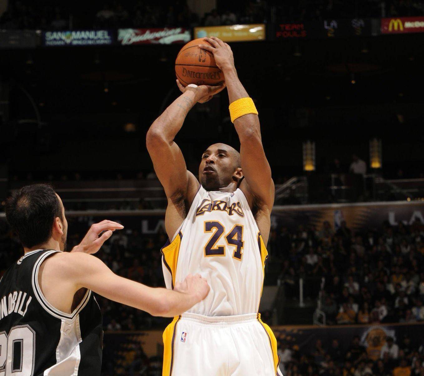 还得看圆神😱安东尼连场建功助球队欧联杯获胜，本赛季已8球4助（圆神发威！安东尼连场破门助球队欧联告捷，本季已8球4助）