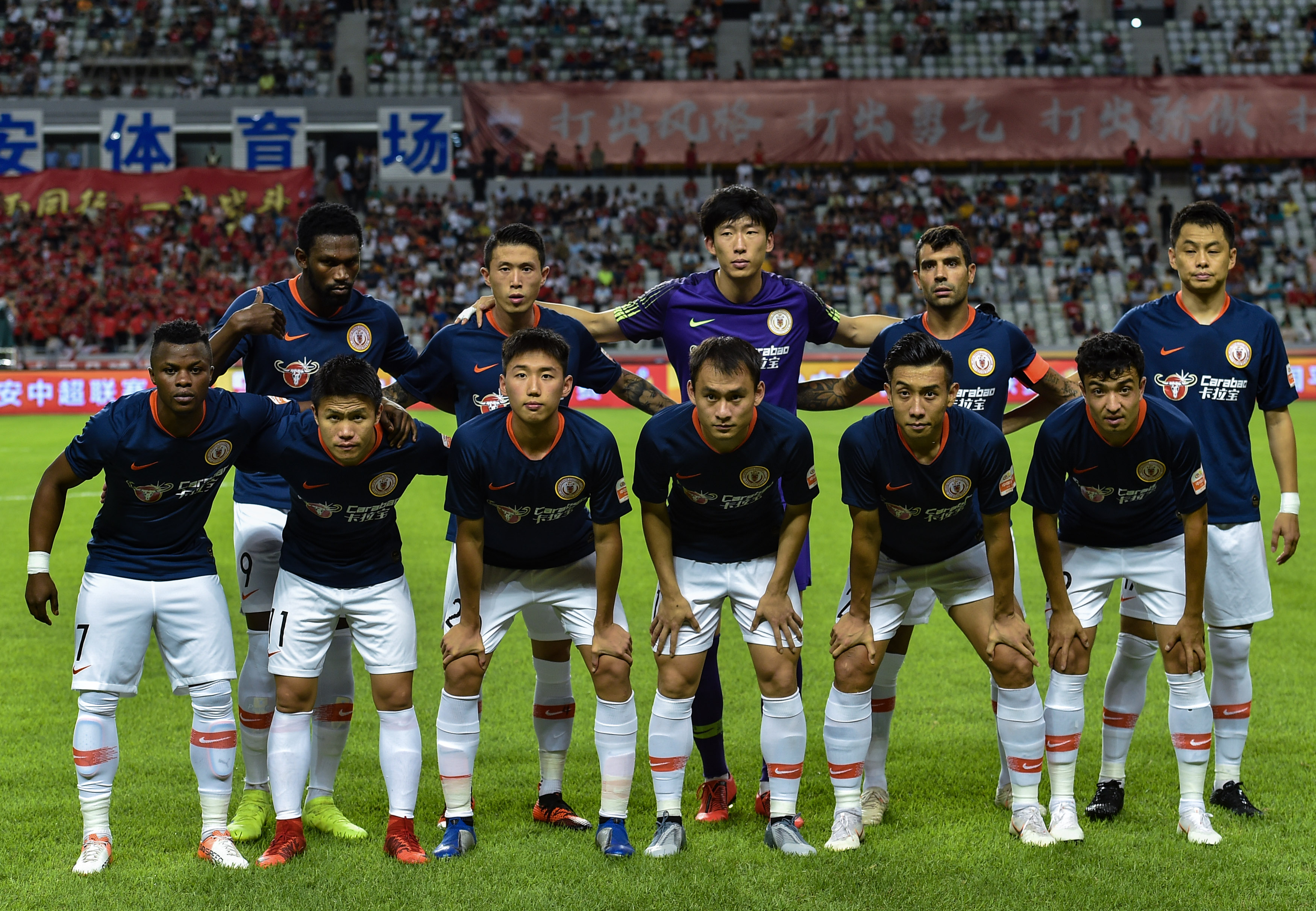 篮球情怀：雷霆队与马刺队的传承与精神（篮球之魂：雷霆与马刺的传承与信念）