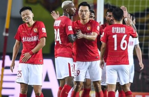 凯尔特人连续两场获胜，进攻体系稳定（凯尔特人收获两连胜，进攻端延续稳定表现）