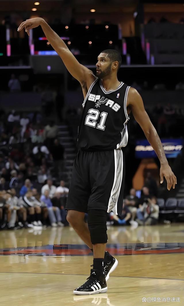 🦅官方：水晶宫将身穿我们的2025／26赛季红蓝配色主场球衣（🦅官宣：水晶宫将身披我们2025／26赛季红蓝主场战袍）