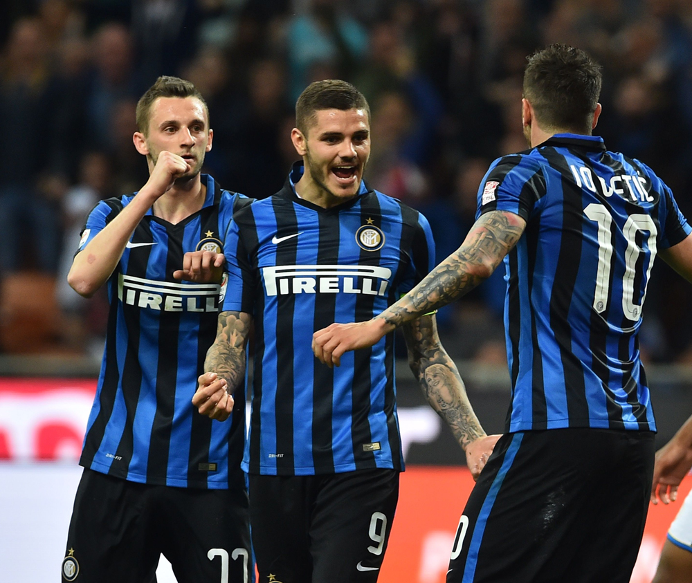 5断！卡森·华莱士：每个人都以防守为傲充满活力并享受比赛乐趣（卡森·华莱士5抢断：全队以防守为傲、活力满满，尽享比赛乐趣）