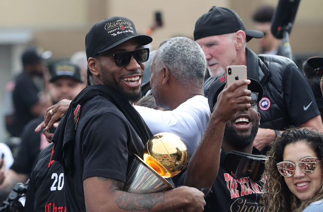 快船做了很多错误决定 但放弃西蒙斯是正确的 他已被NBA淘汰了（快船错误频发，唯独放弃西蒙斯是正确选择——他已被NBA淘汰）