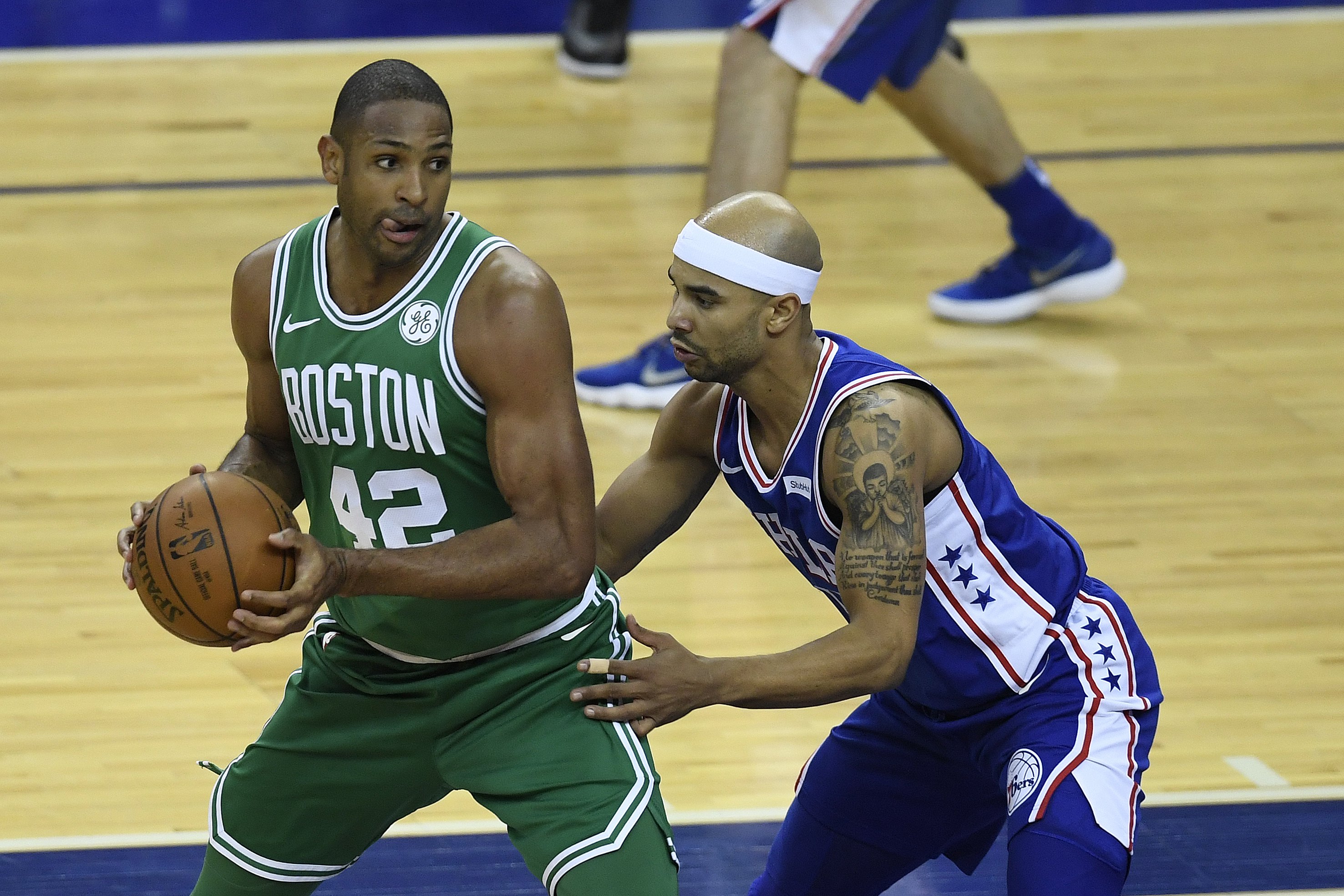 少一人的切尔西让阿森纳犯难，英超争冠从来不乏拼桌的（十人切尔西令阿森纳犯难，英超争冠向来不缺搅局者）