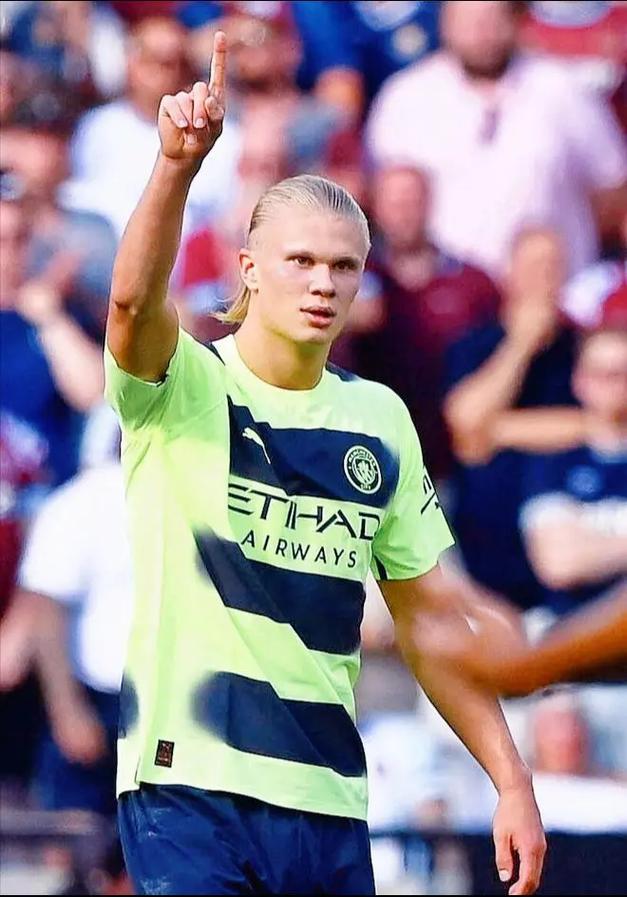 卡尔：斯潘塞·琼斯能在NBA打10年 他不仅靠身体技术还有激情智慧（卡尔称斯潘塞·琼斯有望在NBA征战十年：他依靠的不仅是身体与技术，还有激情与智慧）