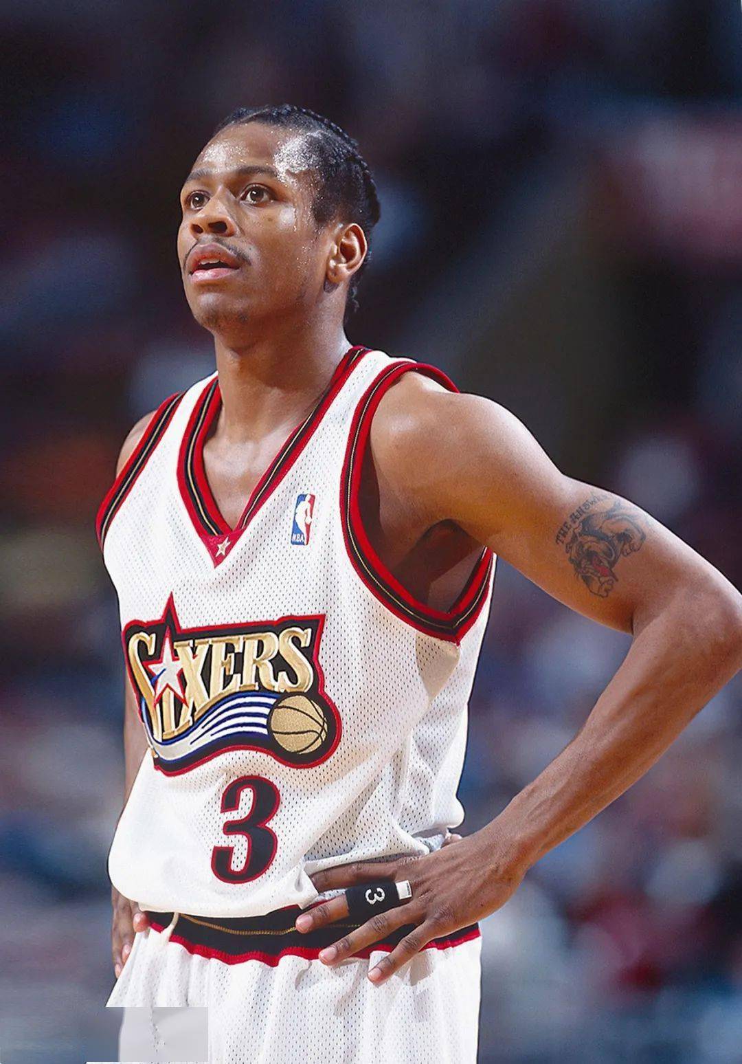 四川男篮全华班半场10人登场9人得分，暂以45-42领先山东（四川男篮全华班半场10人上阵9人得分，45比42暂领先山东）