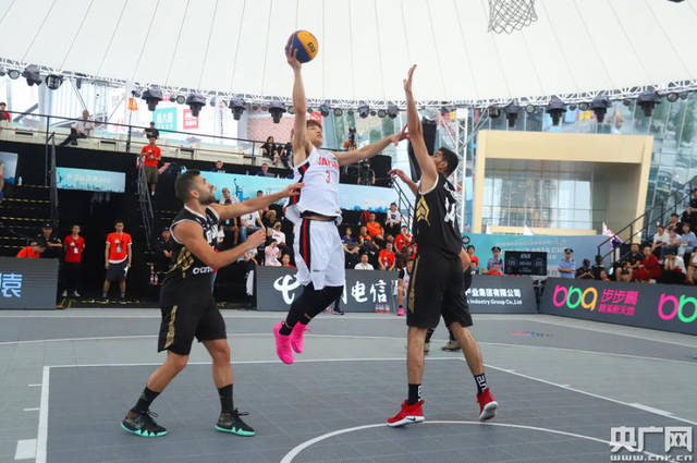 Shams：雄鹿愿与字母哥探讨留队或交易可能性，尼克斯不再是首选下家（Shams：雄鹿将与字母哥商讨续留或交易方案，尼克斯已非首选去处）